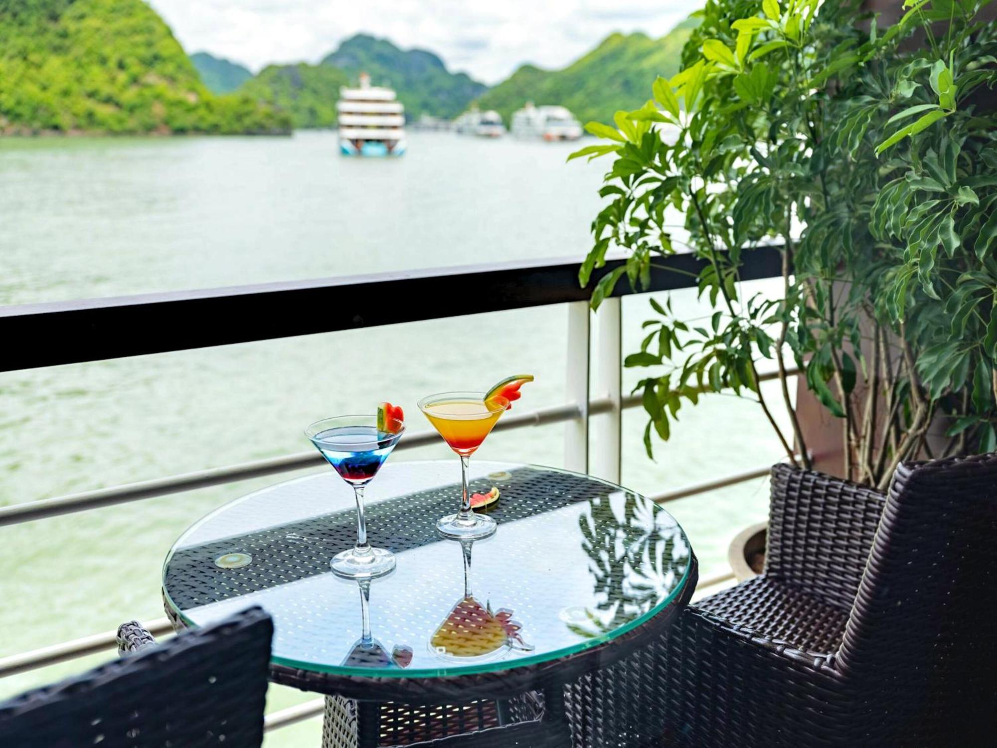 Hotel Le Journey Elegance Cruise Hạ Long Exterior foto