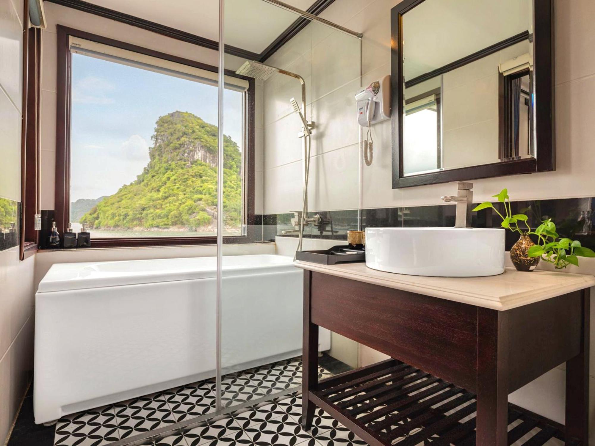 Hotel Le Journey Elegance Cruise Hạ Long Exterior foto